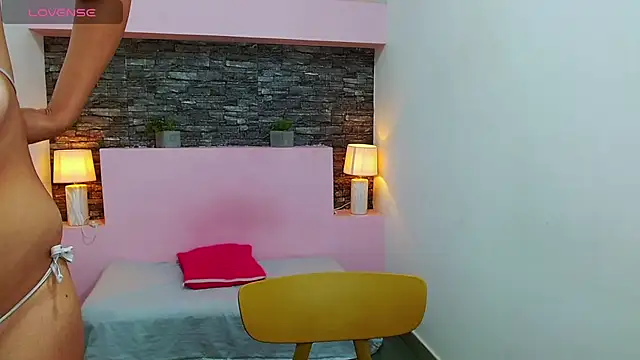 ScarletEmber3 online show from 26, 2, 2025