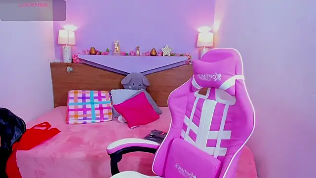 ScarletEmber3 online show from 21, 3, 2025