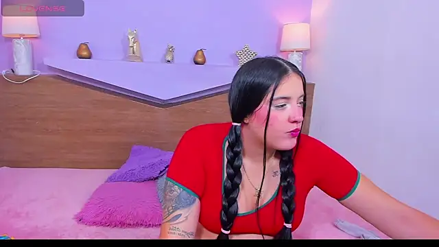 ScarletEmber3 online show from 19, 9, 2025