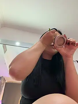 Aitana Hilton  online show from 17, 12, 2025