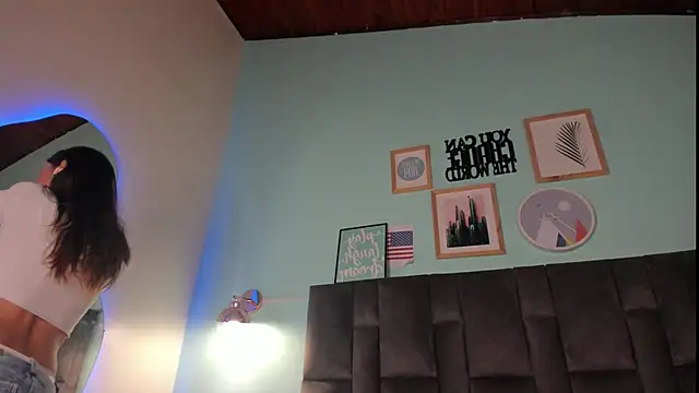 SabrinaSpell  online show from 6, 2, 2025