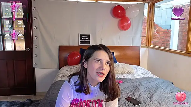 SexLaura  online show from 25, 1, 2025