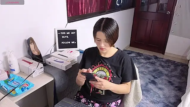 SexLaura  online show from 3, 3, 2025