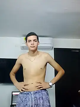 Latinos 2001 online show from 25, 1, 2025