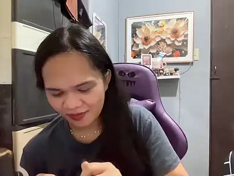 SophiaCourthaway online show from 15, 12, 2025