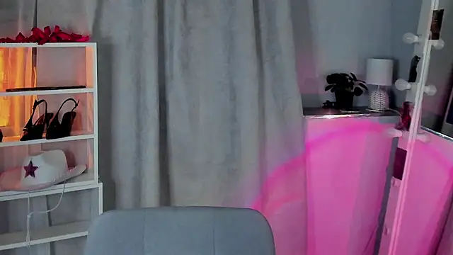 Snapshot of Sahara_Shields chatting on 6, 5, 2026 Sahara Shields online show from 6, 5, 2026