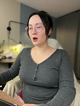 Kiss My Body online show from 4, 2, 2026