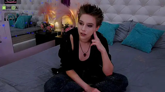 via mayer  online show from 30, 1, 2025