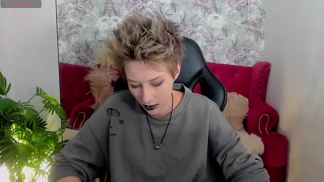 via mayer  online show from 20, 3, 2025