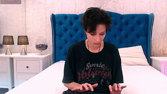 via mayer  online show from 18, 9, 2025