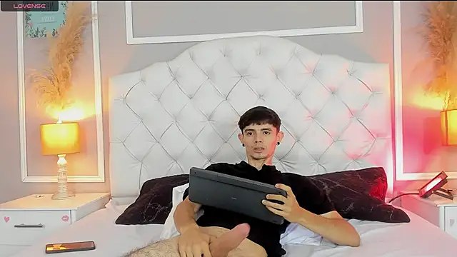 connor and angel online show from 8, 2, 2025