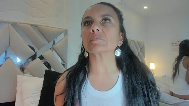 raquell moore online show from 9, 2, 2025