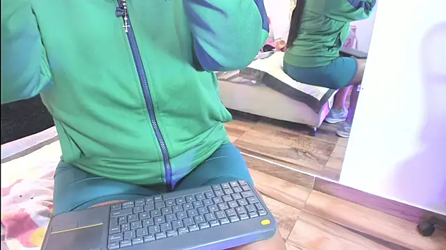 raquell moore online show from 4, 4, 2026