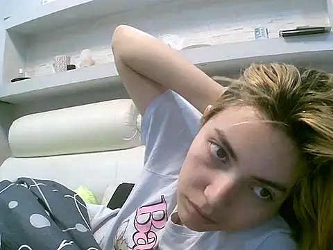 Snapshot of VittoriaTaylor chatting on 12, 10, 2025 VittoriaTaylor online show from 12, 10, 2025