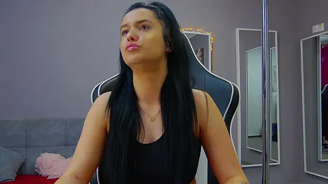 Eva Lovvia  online show from 30, 1, 2025