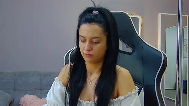 Eva Lovvia  online show from 31, 1, 2025