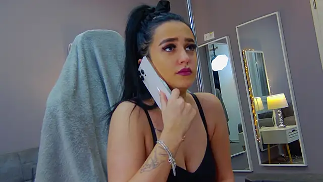 Eva Lovvia  online show from 6, 2, 2025