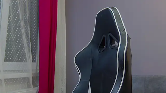 Eva Lovvia  online show from 10, 2, 2025