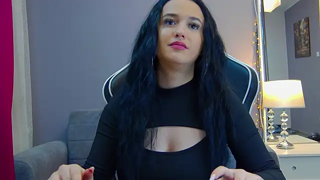 Eva Lovvia  online show from 25, 2, 2025