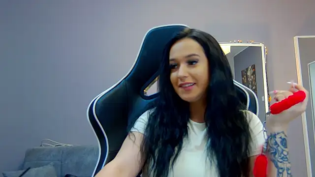 Eva Lovvia  online show from 11, 3, 2025