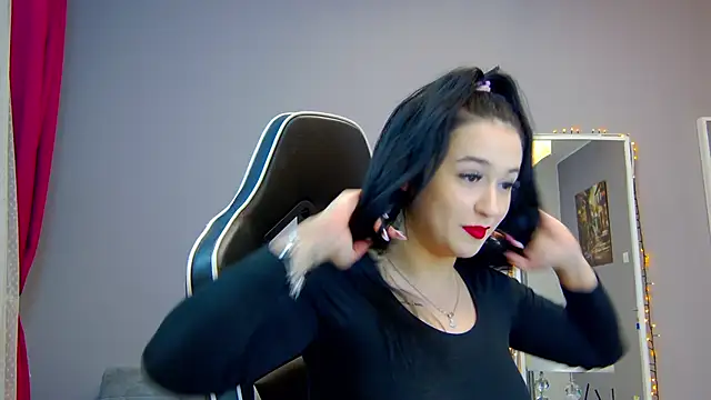 Eva Lovvia  online show from 17, 3, 2025