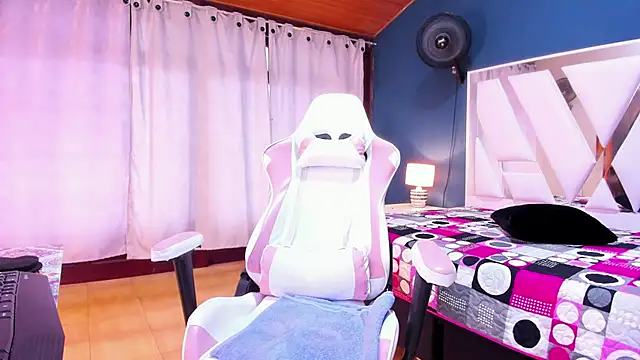 Alondra Cutie online show from 12, 2, 2025