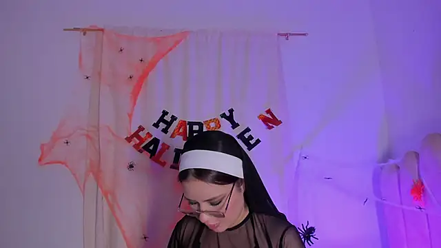 Snapshot of Marianagarcia01 chatting on 2, 11, 2025 Marianagarcia01 online show from 2, 11, 2025