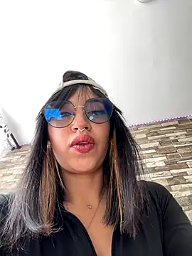 MiaFlamesxxx online show from 27, 11, 2025