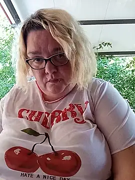 Snapshot of diosacurvy1984 chatting on 7, 7, 2026 diosacurvy1984 online show from 7, 7, 2026