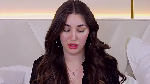 KiraBarlows online show from 23, 2, 2025