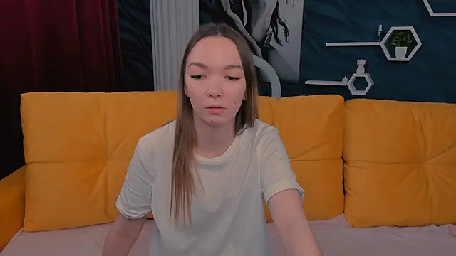 SusannJohnson online show from 26, 2, 2025