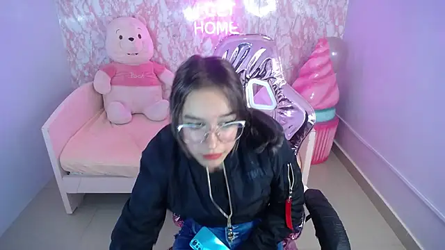 kassandra ch  online show from 30, 1, 2025