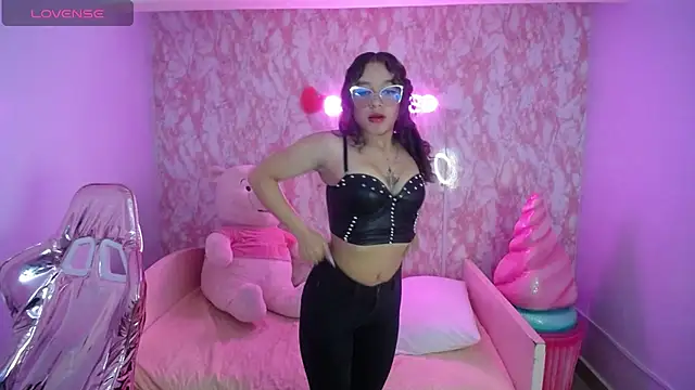 kassandra ch  online show from 10, 3, 2025