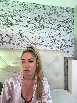 viktoria davis  online show from 10, 2, 2025