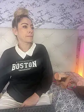 viktoria davis  online show from 23, 2, 2025