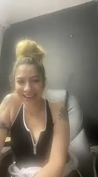 viktoria davis  online show from 9, 3, 2025