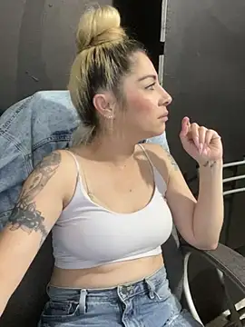 viktoria davis  online show from 14, 3, 2025