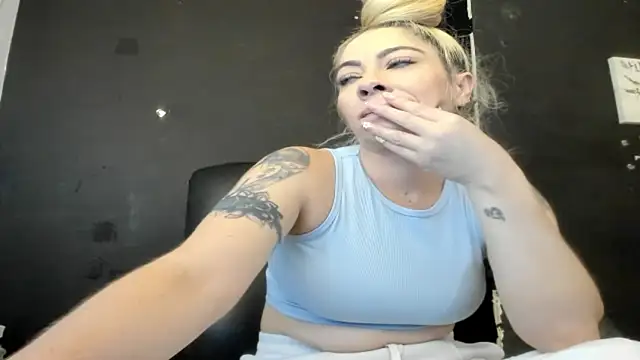 viktoria davis  online show from 8, 7, 2026