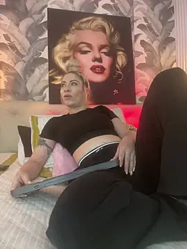 viktoria davis  online show from 14, 7, 2026