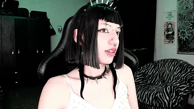 Snapshot of roxy_toxic chatting on 4, 2, 2026 roxy toxic online show from 4, 2, 2026