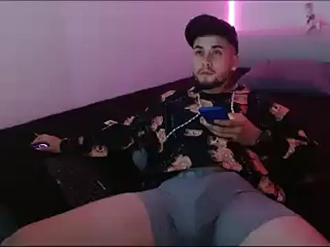 Snapshot of Lliam_2 chatting on 22, 1, 2025 Lliam 2 online show from 22, 1, 2025