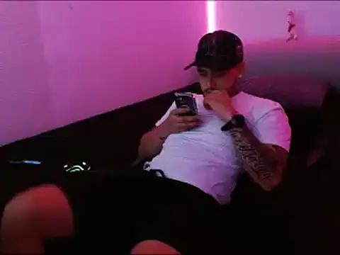 Snapshot of Lliam_2 chatting on 26, 1, 2025 Lliam 2 online show from 26, 1, 2025