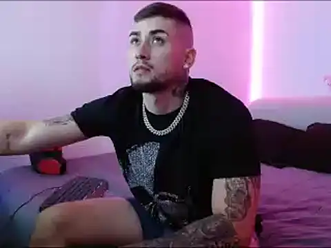 Snapshot of Lliam_2 chatting on 30, 1, 2025 Lliam 2 online show from 30, 1, 2025