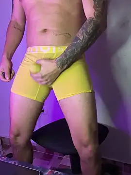 Snapshot of Lliam_2 chatting on 7, 2, 2025 Lliam 2 online show from 7, 2, 2025