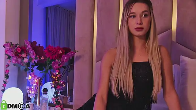 MaeveDream online show from 10, 10, 2025