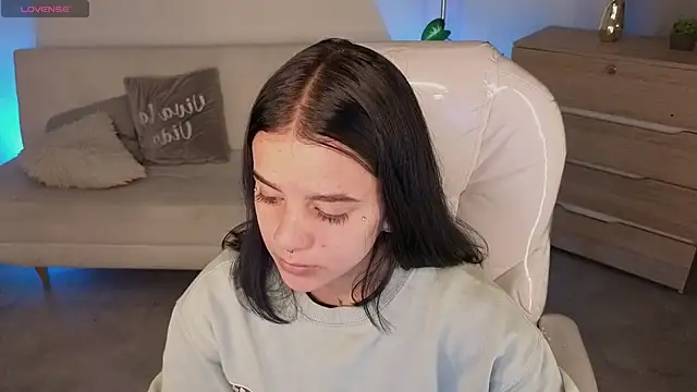 Nicole Foxx  online show from 15, 3, 2026