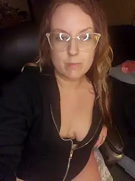 TattedMamaXOXO online show from 3, 2, 2025