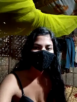 Hot couple 1 online show from 6, 3, 2025