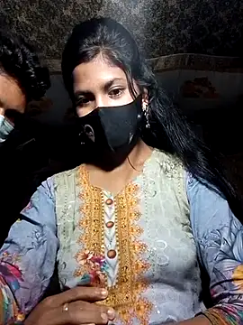 Hot couple 1 online show from 7, 3, 2025