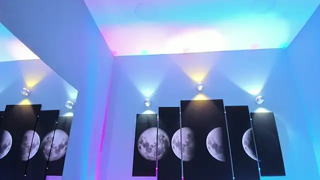 tatii moon online show from 13, 9, 2025